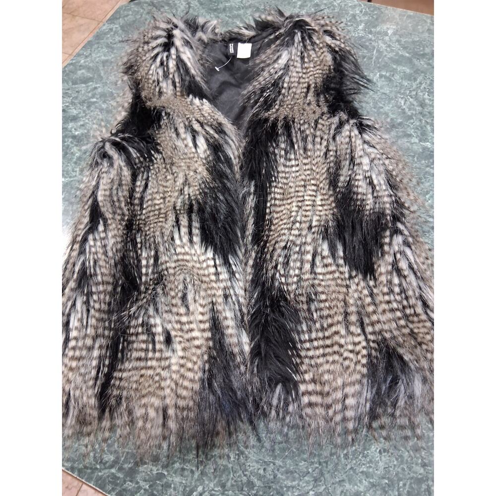Divided by H&M Faux Fur women's Animal Vest Size 4 Furry 70s 80s Glam Retro Hair
